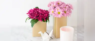 Upcycling: crea un jarrón de flores a partir de un tetra brick Upcycling: crea un jarrón de flores a partir de un tetra brick