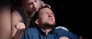 Mujer golpeó a su esposo por no decirle que se veía bonita Mujer golpeó a su esposo por no decirle que se veía bonita