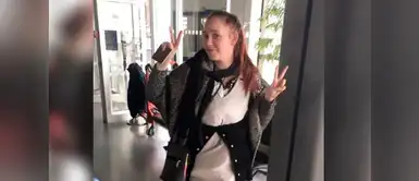 Mujer se pone 4 kilos de ropa para no pagar equipaje extra Mujer se pone 4 kilos de ropa para no pagar equipaje extra