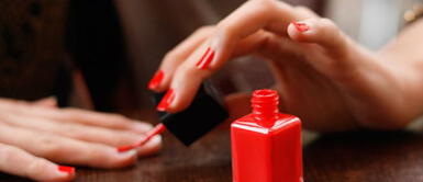 Estos son los errores más comunes que cometemos al pintarnos las uñas Estos son los errores más comunes que cometemos al pintarnos las uñas