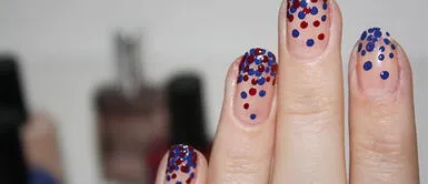 Uñas confeti, lo último en tendencias de manicure Uñas confeti, lo último en tendencias de manicure