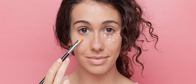 5 tips de maquillaje que te ayudarán a disimular el rostro cansado 5 tips de maquillaje que te ayudarán a disimular el rostro cansado