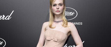 Cannes: Elle Fanning se desmayó por el apretado vestido que llevaba Cannes: Elle Fanning se desmayó por el apretado vestido que llevaba
