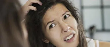 Así es como puedes acabar con el acné de tu cuero cabelludo Así es como puedes acabar con el acné de tu cuero cabelludo