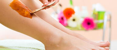 Así es cómo puedes quitar las manchas de cera depilatoria de tu ropa Así es cómo puedes quitar las manchas de cera depilatoria de tu ropa