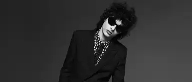 Finn Wolfhard como nunca antes visto posando para una campaña de moda Finn Wolfhard como nunca antes visto posando para una campaña de moda