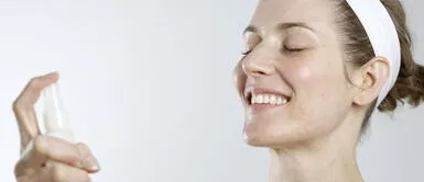 ¿Quieres hacer tu propio fijador de maquillaje? Aquí te enseñamos ¿Quieres hacer tu propio fijador de maquillaje? Aquí te enseñamos