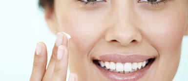 Así es cómo puedes hacer tu propia prebase de maquillaje en casa Así es cómo puedes hacer tu propia prebase de maquillaje en casa