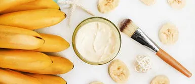 Aprende a hacer una mascarilla de plátano y cerveza para un cabello brillante Aprende a hacer una mascarilla de plátano y cerveza para un cabello brillante