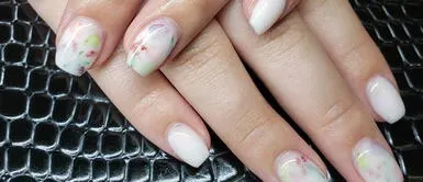 Descubre la nueva tendencia de uñas con flores de verdad ¡Te encantarán! Descubre la nueva tendencia de uñas con flores de verdad ¡Te encantarán!