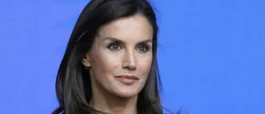 La reina Letizia aparece con su icónico look y los zapatos amados por las 'royals' La reina Letizia aparece con su icónico look y los zapatos amados por las 'royals'