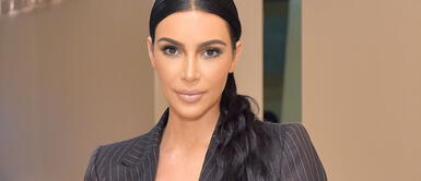 Kim Kardashian se tiñe de rubio para promocionar su nueva línea de maquillaje Kim Kardashian se tiñe de rubio para promocionar su nueva línea de maquillaje