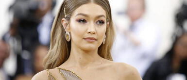 El vestido lencero y con plumas de Gigi Hadid con el que robó miradas El vestido lencero y con plumas de Gigi Hadid con el que robó miradas