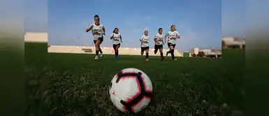 La época de oro del fútbol femenino peruano La época de oro del fútbol femenino peruano