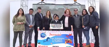 Niño gana viaje a Colombia tras crear pecera de plástico reciclado Niño gana viaje a Colombia tras crear pecera de plástico reciclado