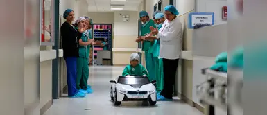 La noble iniciativa de llevar a niños en carros de juguete hasta el quirófano La noble iniciativa de llevar a niños en carros de juguete hasta el quirófano