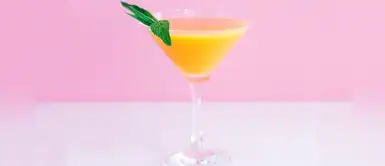 Prepara un exquisito daiquiri de durazno en 3 simples pasos Prepara un exquisito daiquiri de durazno en 3 simples pasos