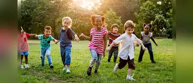 ¿Cómo lograr que tu hijo esté sano y feliz? Sigue estas recomendaciones ¿Cómo lograr que tu hijo esté sano y feliz? Sigue estas recomendaciones