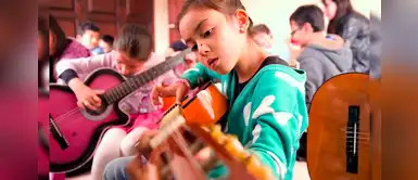 ¿Sabías que la música brinda grandes beneficios en los niños? ¿Sabías que la música brinda grandes beneficios en los niños?