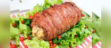 ¡Almuerzo de lujo! Enrollado de carne molida y queso cubierto de tocino fácil y rápido ¡Almuerzo de lujo! Enrollado de carne molida y queso cubierto de tocino fácil y rápido