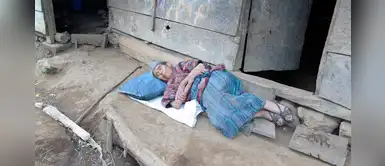 Madre hipotecó casa para que su hijo estudie y él la dejó en la calle Madre hipotecó casa para que su hijo estudie y él la dejó en la calle