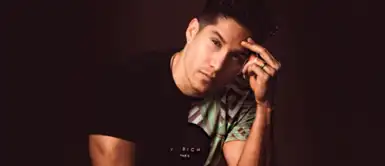 Chyno Miranda tiene esta reacción luego que fan se sobrepasa con él Chyno Miranda tiene esta reacción luego que fan se sobrepasa con él