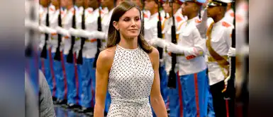 Reina Letizia visita Cuba con hermoso vestido estilo griego Reina Letizia visita Cuba con hermoso vestido estilo griego