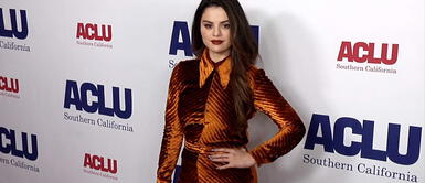 Selena Gomez deslumbra con un vestido de terciopelo ideal para un evento formal Selena Gomez deslumbra con un vestido de terciopelo ideal para un evento formal