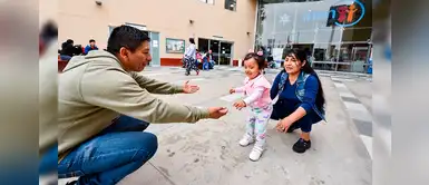 Una niña con paraplejia camina gracias a cirugía mínimamente invasiva Una niña con paraplejia camina gracias a cirugía mínimamente invasiva