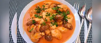 Prepara un exquisito pollo en salsa strogonoff y comparte un almuerzo especial Prepara un exquisito pollo en salsa strogonoff y comparte un almuerzo especial