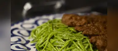 Receta de tallarines verdes con hígado frito Aprende a preparar unos deliciosos tallarines verdes con hígado frito