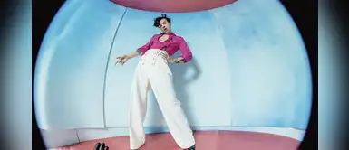 Harry Styles responde sobre su forma "afeminada" de vestir Harry Styles responde sobre su forma "afeminada" de vestir