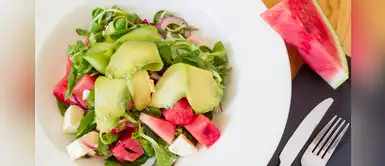 ¿Buscas comer sano? Prepara una ensalada de aguacate, sandía, anchoas y yogur ¿Buscas comer sano? Prepara una ensalada de aguacate, sandía, anchoas y yogur