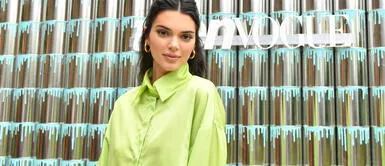 Kendall Jenner aparece con uno de los icónicos vestidos de su hermana Kim Kendall Jenner aparece con uno de los icónicos vestidos de su hermana Kim