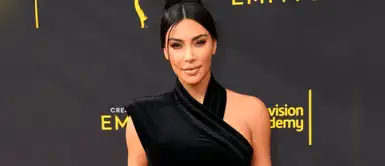 Kim Kardashian destaca con falda de cuero negra en tendencia Kim Kardashian destaca con falda de cuero negra en tendencia