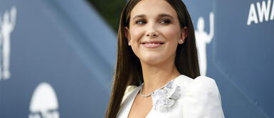 Millie Bobby Brown deslumbra con impactante vestido blanco inspirado en los 80 Millie Bobby Brown deslumbra con impactante vestido blanco inspirado en los 80
