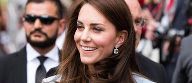 Kate MIddleton luce un imponente look total red brillante que te enamorará Kate MIddleton luce un imponente look total red brillante que te enamorará