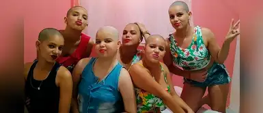 Familia de adolescente con leucemia se afeitaron la cabeza para demostrarle su amor y apoyo incondicional Familia de adolescente con leucemia se afeitaron la cabeza para demostrarle su amor y apoyo incondicional