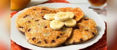 Pancakes de avena y plátano, una opción saludable para el desayuno Pancakes de avena y plátano, una opción saludable para el desayuno