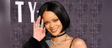 Rihanna seduce con atrevido look violeta ideal para morenas Rihanna seduce con atrevido look violeta ideal para morenas