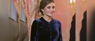 Reina Letizia se rinde ante la suavidad del terciopelo Reina Letizia se rinde ante la suavidad del terciopelo
