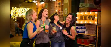 Salir a beber con tus amigas puede alargar tu vida. ¡Entérate por qué! Salir a beber con tus amigas puede alargar tu vida. ¡Entérate por qué!