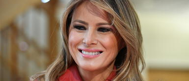 Melania Trump demuestra que el rojo es el color que se impone esta temporada Melania Trump demuestra que el rojo es el color que se impone esta temporada