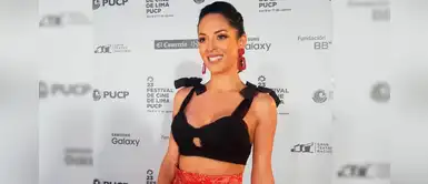 Andrea Luna y el mini vestido floreado que sirve tanto para red carpet como en el urban style Andrea Luna y el mini vestido floreado que sirve tanto para red carpet como en el urban style