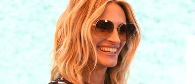 Julia Roberts lleva el conjunto de puntos ideal para una fresca tarde de domingo Julia Roberts lleva el conjunto de puntos ideal para una fresca tarde de domingo