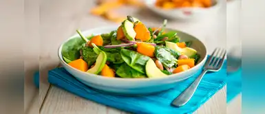 Ensalada verde, un rico superalimento para eliminar la grasa de manera saludable Ensalada verde, un rico superalimento para eliminar la grasa de manera saludable