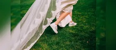 ¡Adiós a los tacos! Las novias ahora prefieren zapatillas para llegar al altar ¡Adiós a los tacos! Las novias ahora prefieren zapatillas para llegar al altar