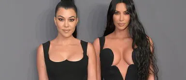 Kim y Kourtney Kardashian llevan el látex como todas unas reinas de belleza Kim y Kourtney Kardashian llevan el látex como todas unas reinas de belleza
