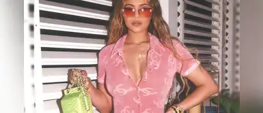 Kylie Jenner misma bailarina de vientre muestra sus caderas con esta ajustada falda Kylie Jenner misma bailarina de vientre muestra sus caderas con esta ajustada falda