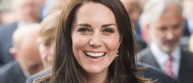 Kate Middleton nos recuerda a Lady Di con este mítico vestido estilo polka dots Kate Middleton nos recuerda a Lady Di con este mítico vestido estilo polka dots